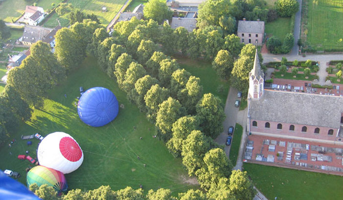 Place de Céroux-Mousty