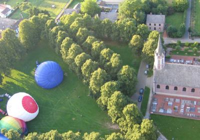 Vol montgolfiere au dessus de La Place de Céroux